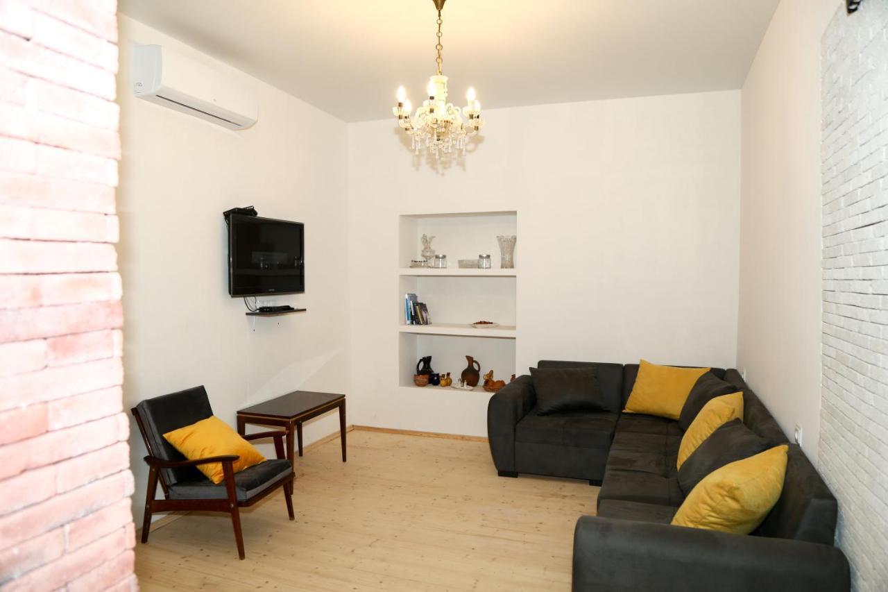 Panchitos Apartment Tbilisi ภายนอก รูปภาพ